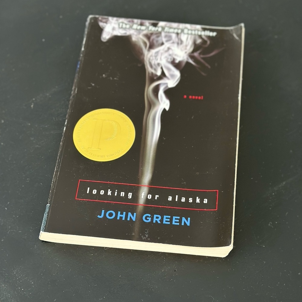 BOOK - Looking for Alaska - John Green